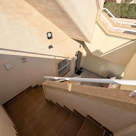 R-66-A-B Pisos La Mata Apartamento *